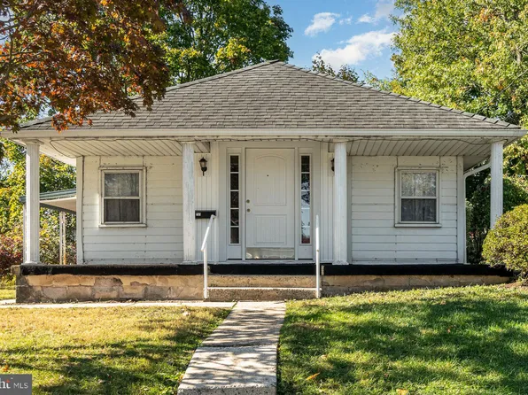 913 Chestnut St, Middletown, PA 17057