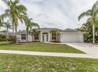 238 Park Rd N, Royal Palm Beach, FL 33411