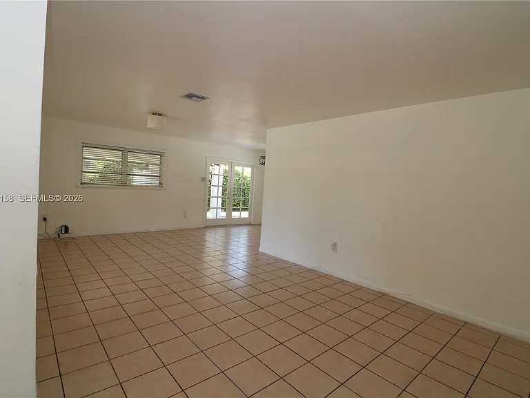 8025 SW 62nd Pl — Photo 9