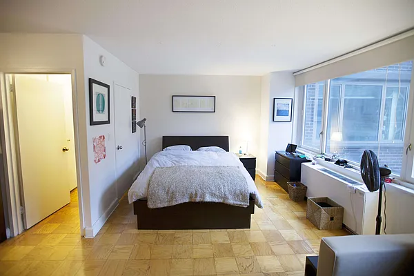 Rented by Avenues Real Estate | media 10