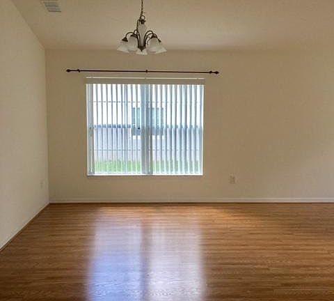 5th image of 460 Loxley Ct