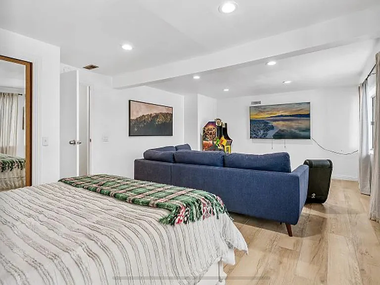 805 Cove Dr — Photo 13