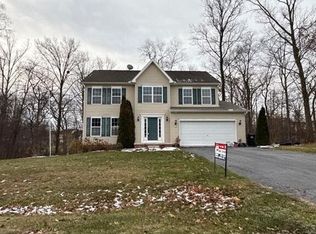 1312 Mallard Dr E, Chambersburg, PA 17202
