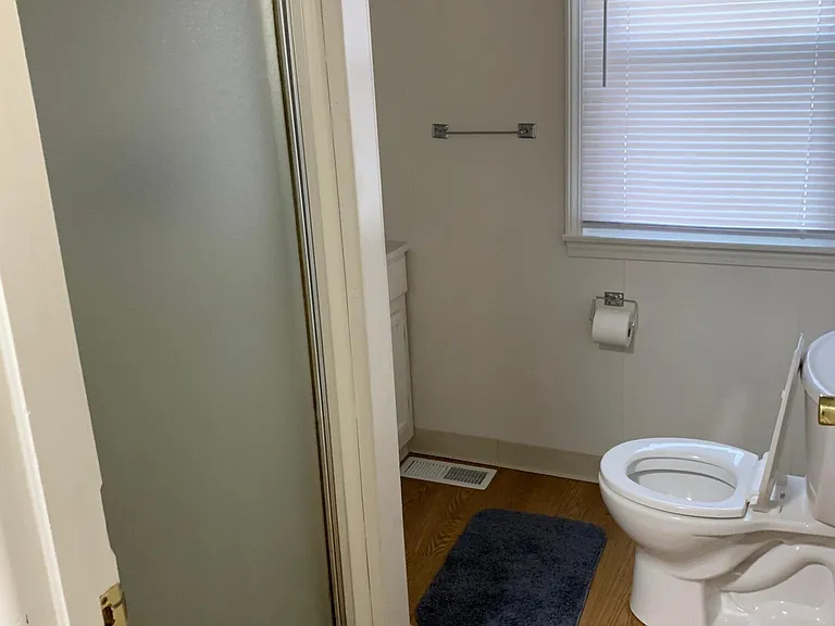 325 Spruce St — Photo 9