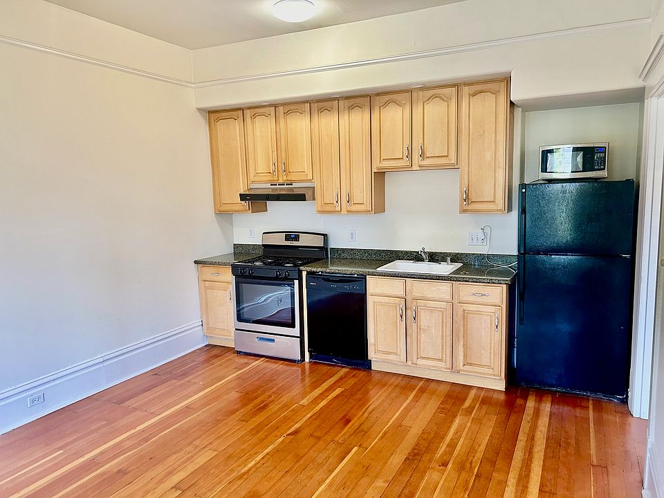 living room / kitchen
