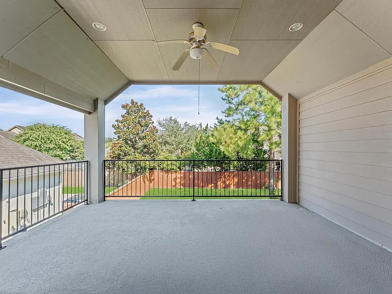 7 N Beech Springs Cir — Photo 27