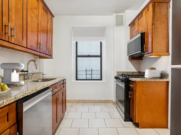 220 West 93rd Street image 3 of 6