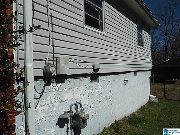 3rd image of 421 E Ventura Dr