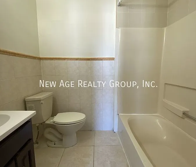 5026 Walnut St #3 — Photo 12