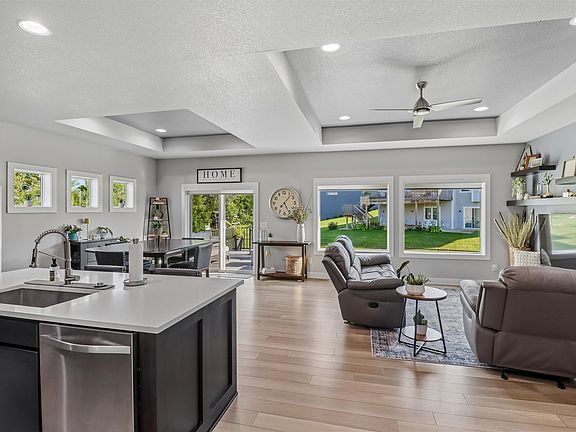 3rd image of 1060 Aaron Ct