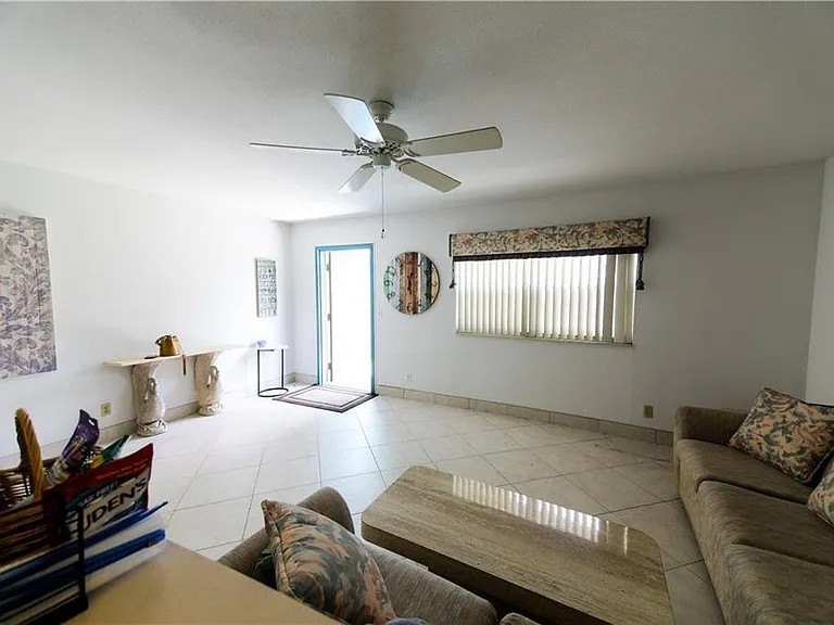 286 Monaco Way #F — Photo 8