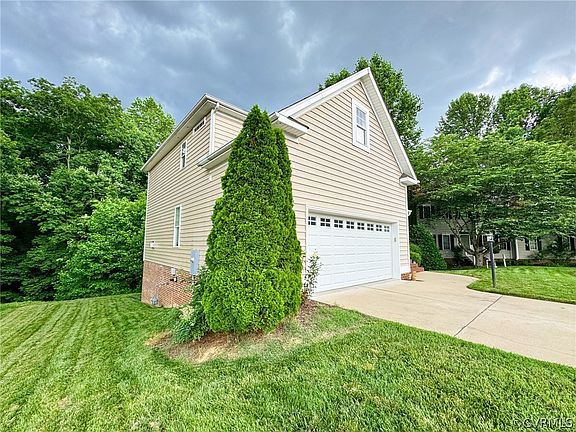 2nd image of 9074 Barbette Ct