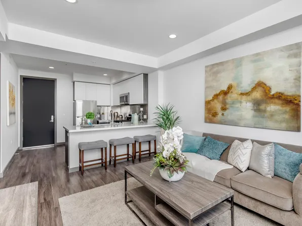 3625 Venice Blvd #303, Los Angeles, CA 90019