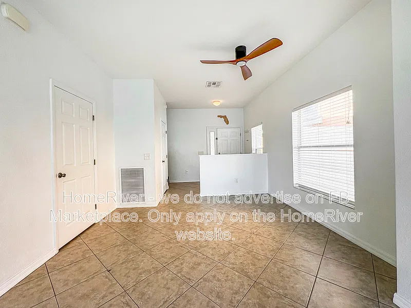 4 bed, 3.5 bath, 2001 sqft, $2,095 — Photo 4