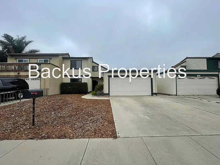 525 Victor St — Photo 1