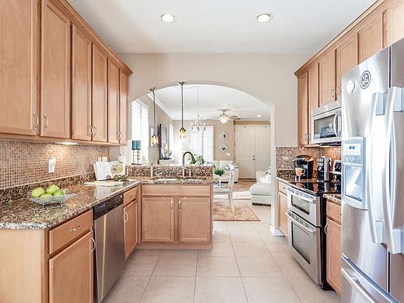 3rd image of 12640 Carlby Cir