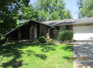 4895 Parkton Pl, Florissant, MO 63033