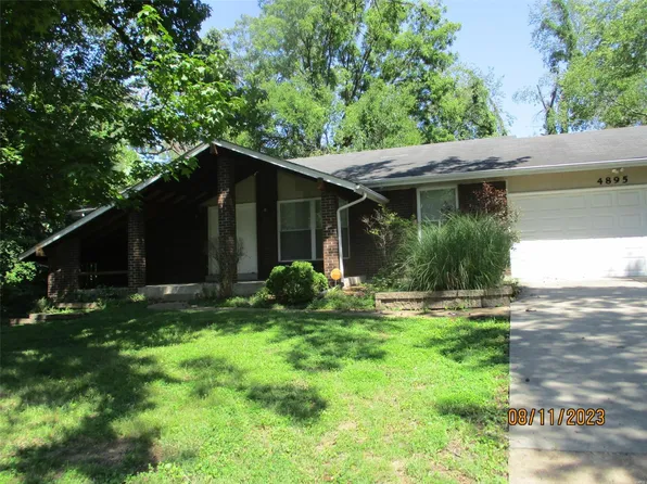 4895 Parkton Pl, Florissant, MO 63033