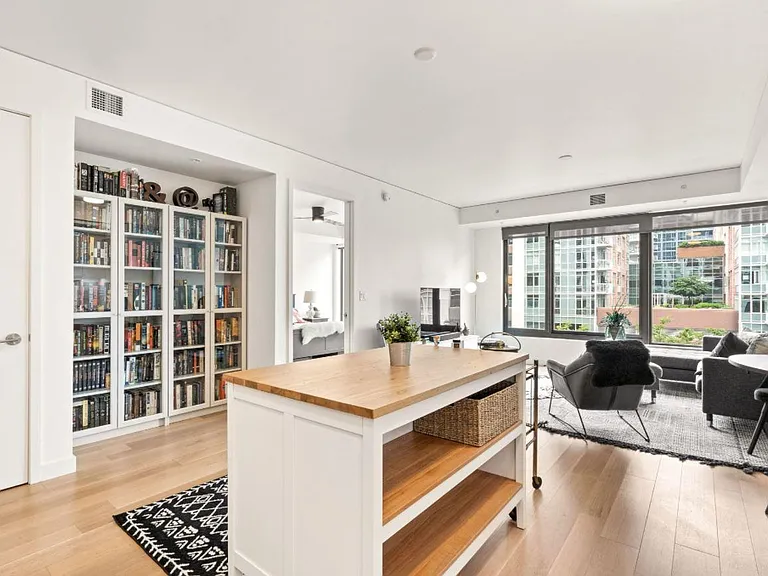 1750 Wewatta St #527 — Photo 4