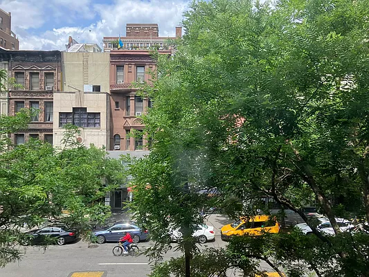 Rented by City Connections Realty | media 10