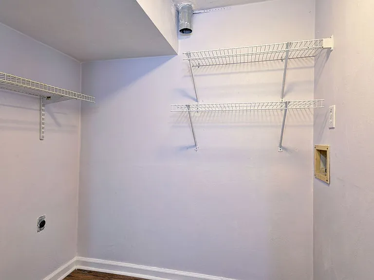 404 Crescent Ct — Photo 9
