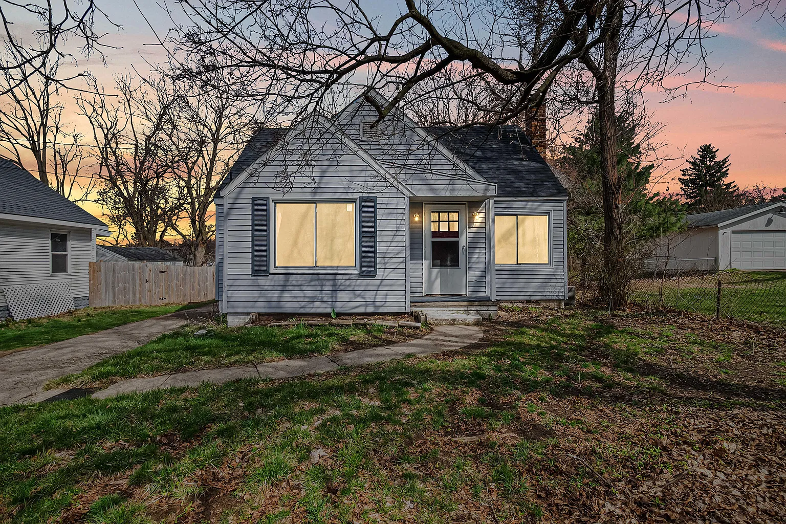 138 Pierce Ave photo 1