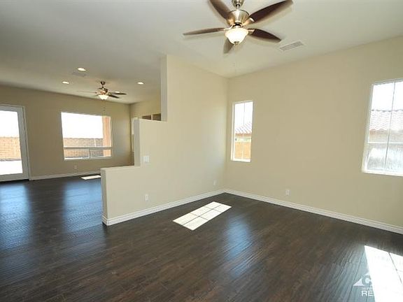 5th image of 11854 Foxdale Dr