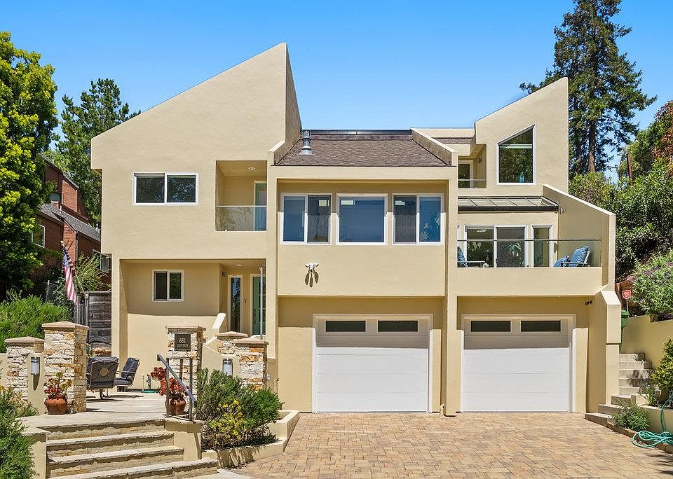 1st image of 661 Cliff Dr