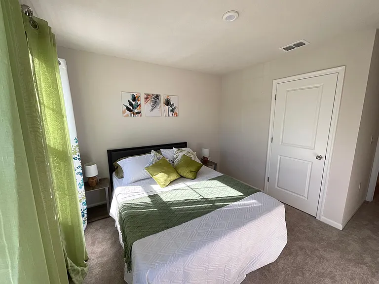 5889 Creekside Crossing Dr — Photo 5