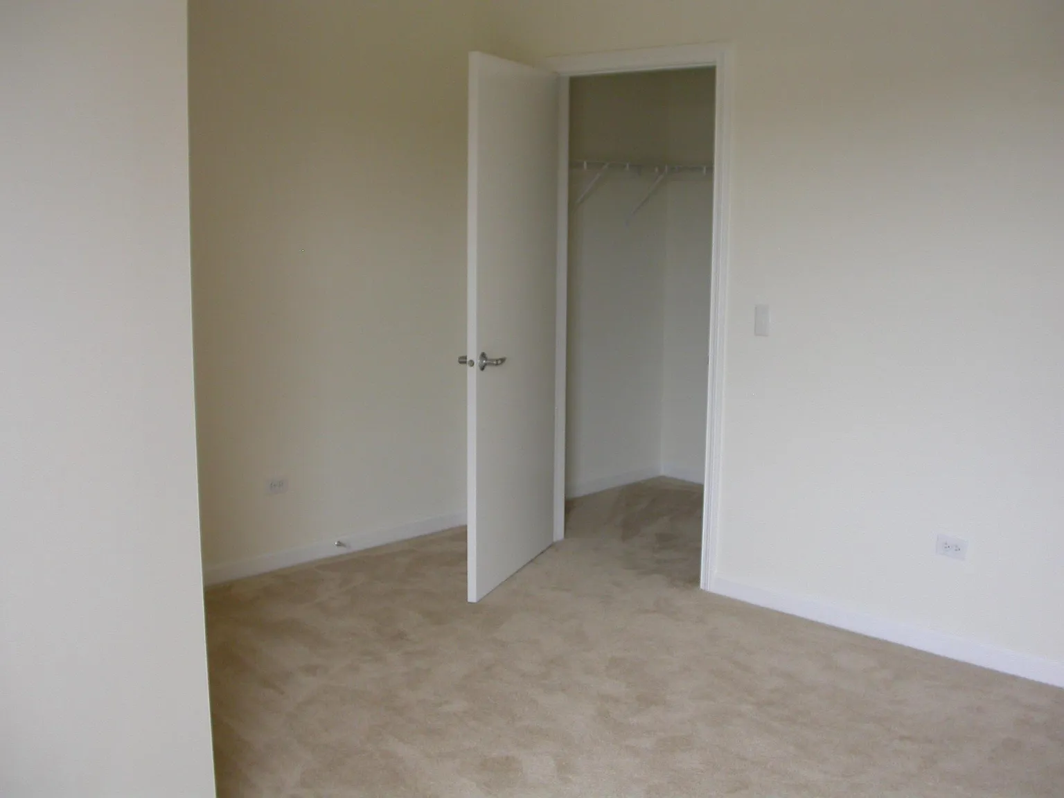 1 bed, 745 sqft, $1,700 — Photo 3