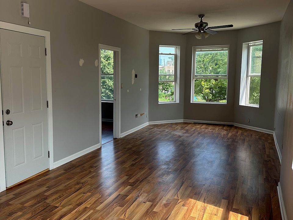 Living room / Dining room space.