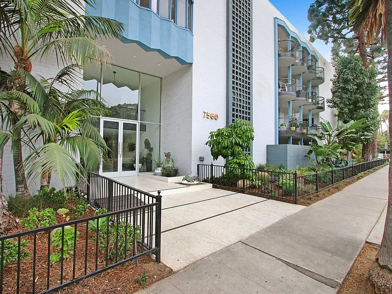 7560 Hollywood Blvd #406 — Photo 1