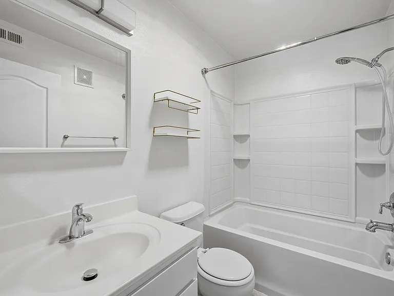 1645 Old Barn Ln — Photo 16