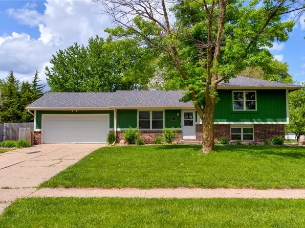 1201 Bel Aire Rd, Polk City, IA 50226