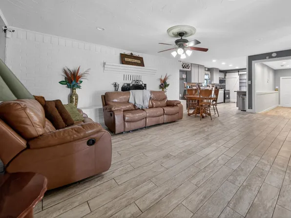 22561 Brierwood Dr, Frankston, TX 75763
