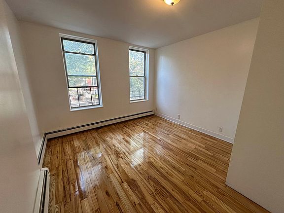 2nd image of 431 Marion St APT 2R