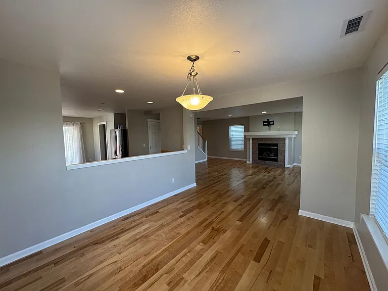 2811 Martin St — Photo 3