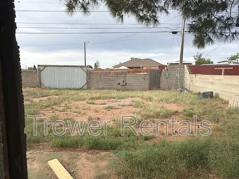 406 San Jacinto St — Photo 29