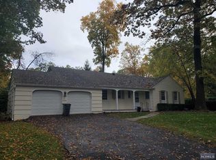 5 Glenbrook Dr, Park Ridge, NJ 07656