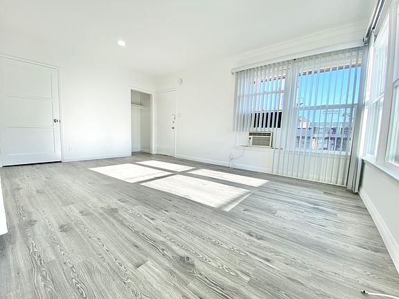 4th image of 1518 Laurel Canyon Blvd APT 10