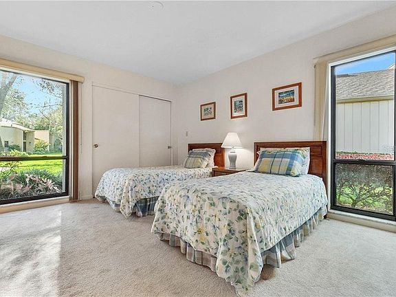 5th image of 36 Aspen Dr