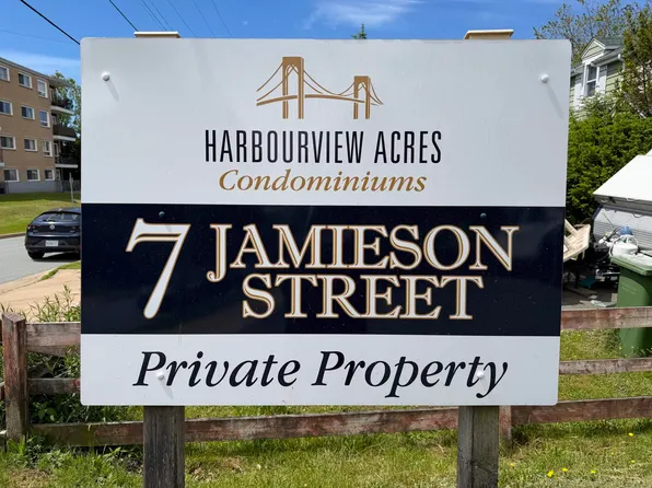 7 Jamieson St #109, Halifax, NS B3A 4L2