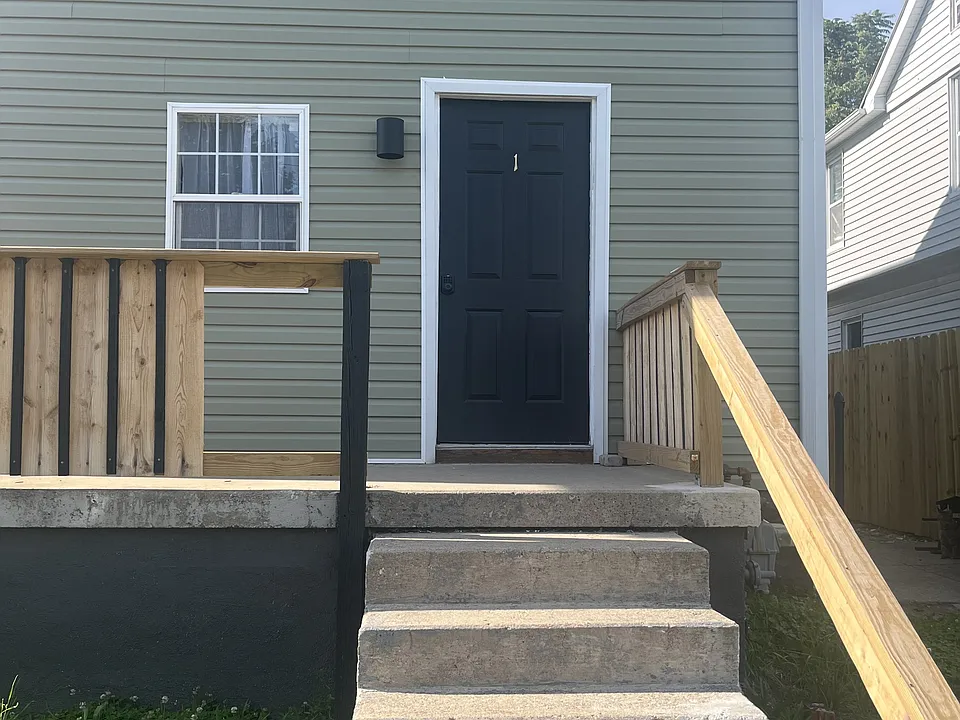 117-119 Neal Ave #1