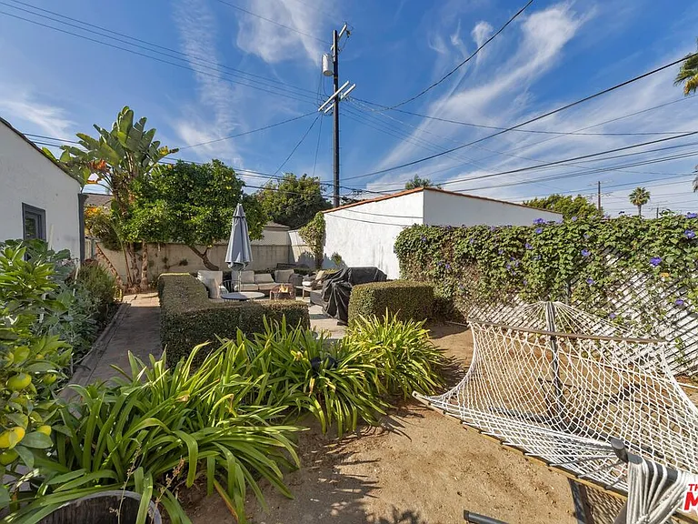 1249 S Tremaine Ave — Photo 32