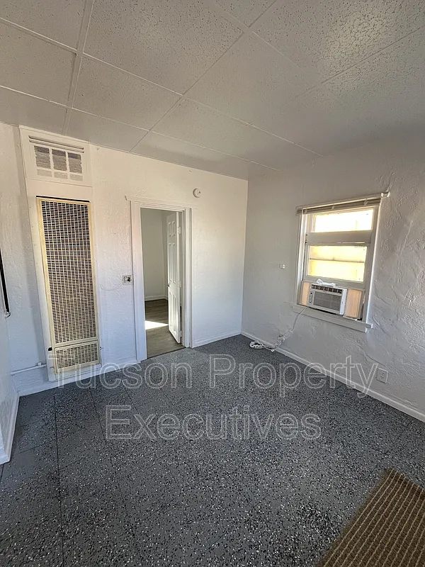 2 bed, 1.0 bath, 800 sqft, $900 — Photo 4
