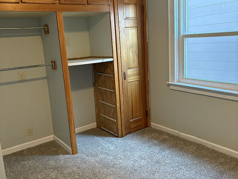 106 Gallatin Ave — Photo 5