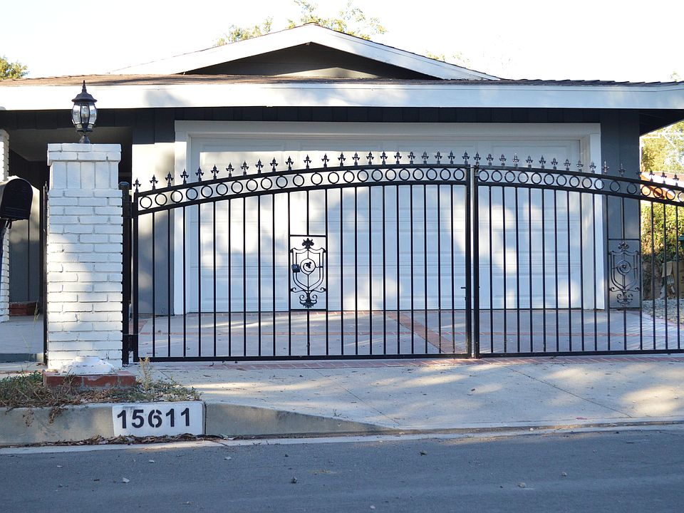 1st image of 15611 Superior St