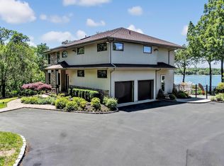 12 Sunset Path, Port Jefferson, NY 11777