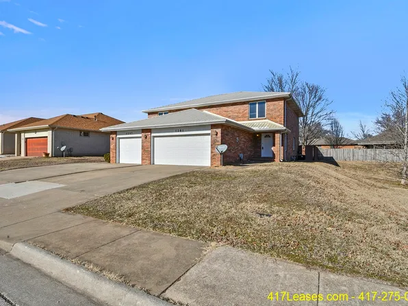 1261 E Lakewood St, Springfield, MO 65804