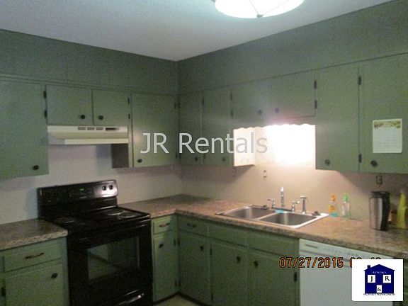 4th image of 605 Ash St